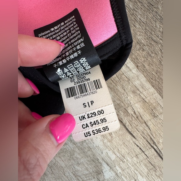 PINK Ultimate Sports Bra NWT SMALL black /pink padding - Picture 5 of 6